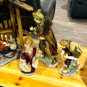 Nativity  scene large missing two wisemen